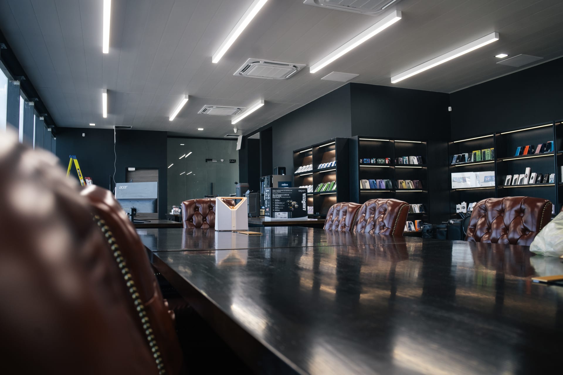 Showroom — gallery 6